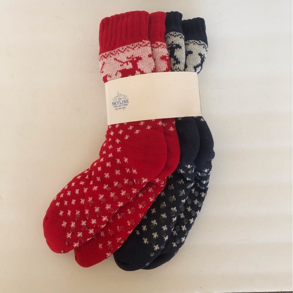 SKYLINE COLLECTION COZY REINDEER LODGE SLIPPER SOCKS NWT - Picture 2 of 12